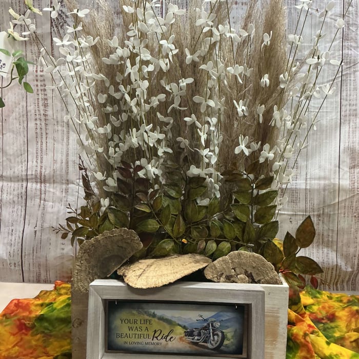 Box with Grass and Greens