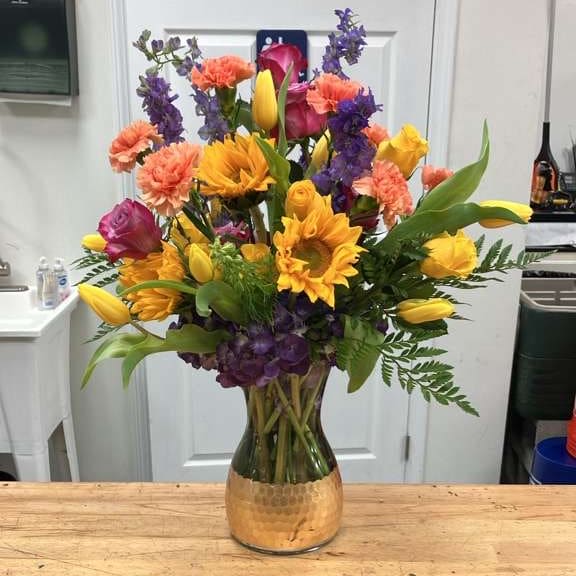 Blushing Blooms in Elegant Vase