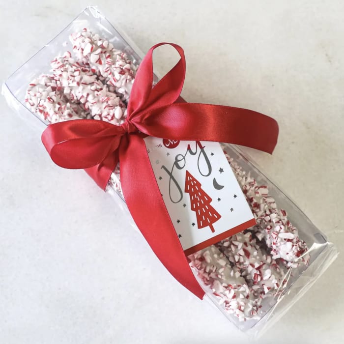 White Chocolate Peppermint Pretzel Rods – 6 Piece