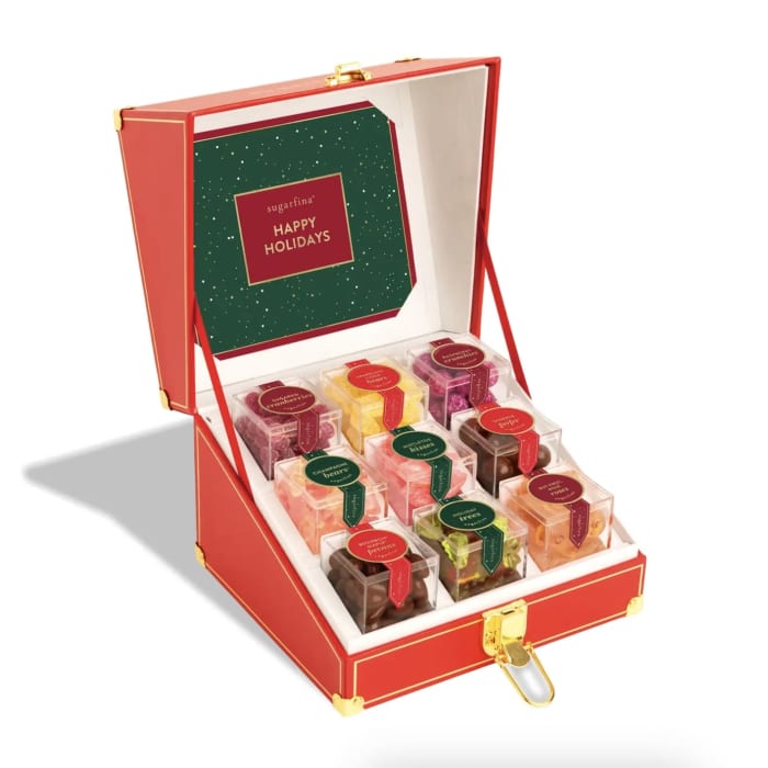 Happy Holidays Candy Trunk – 9 Piece