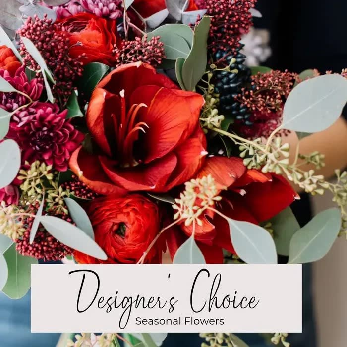 EXPERTLY HANDCRAFTED STUNNING SEASONAL MIX