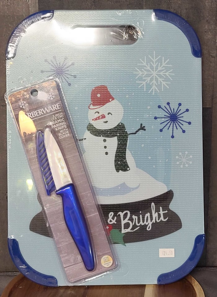 Snowman Cutting Board With Knife