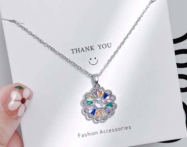 Rhinestone Flower Pendant Necklace