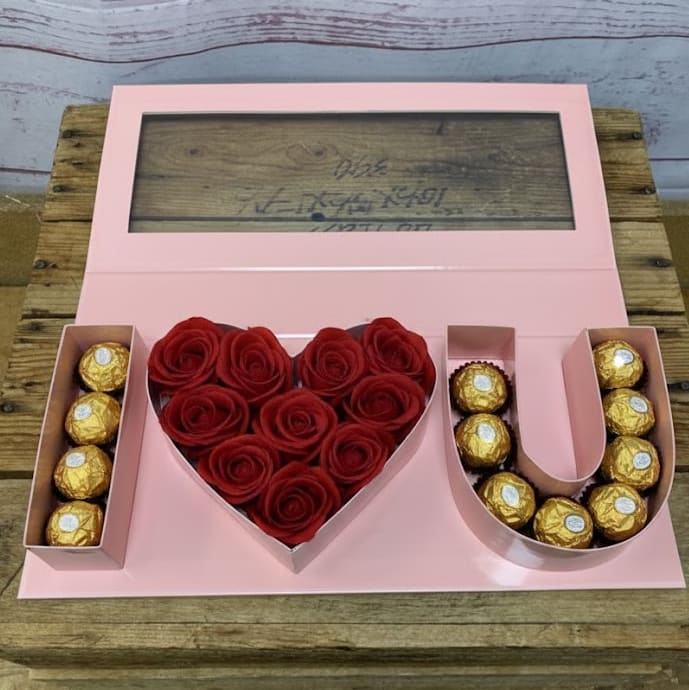 I Heart U Gift Box With Red Roses and Chocolates
