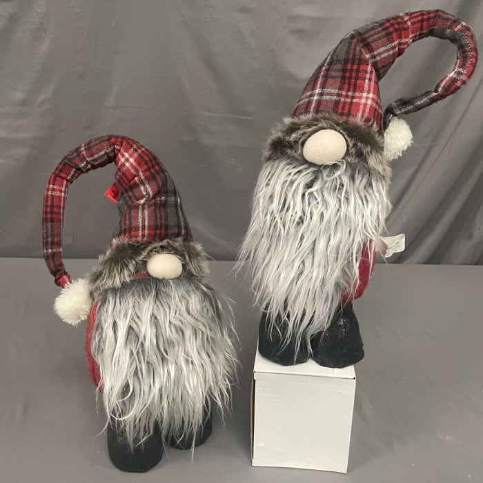 Red Plaid Gnome