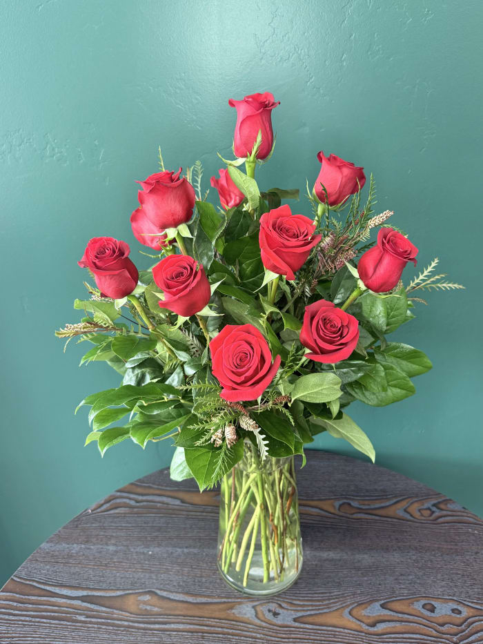 Classic Red Roses By Elite