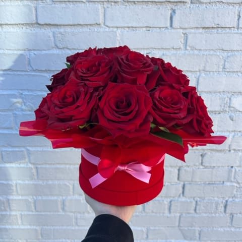 18 Red Rose Hat Box