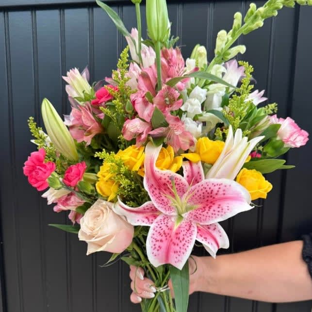 Extraordinary Handtied Bouquets - Designer's Choice