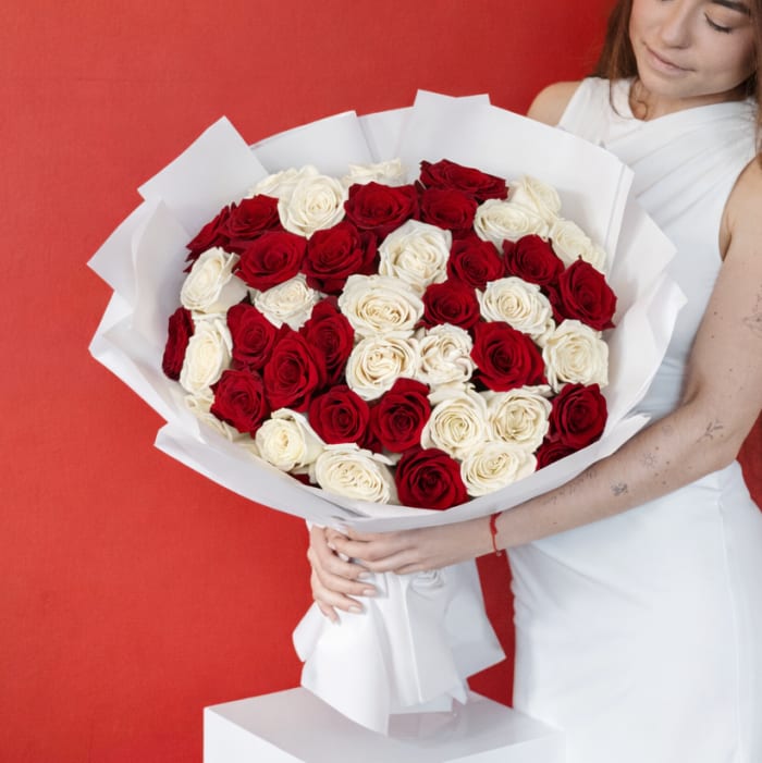 RED & WHITE ROSES