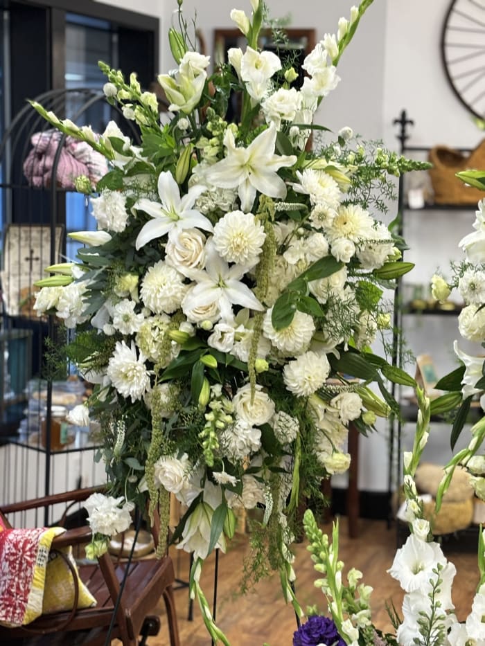 Standing Spray-Easel