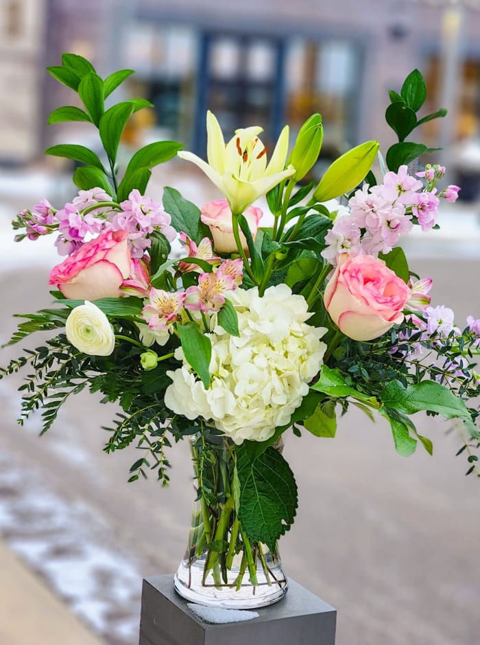 Valentine Colors Luxurious Traditional Arrangement