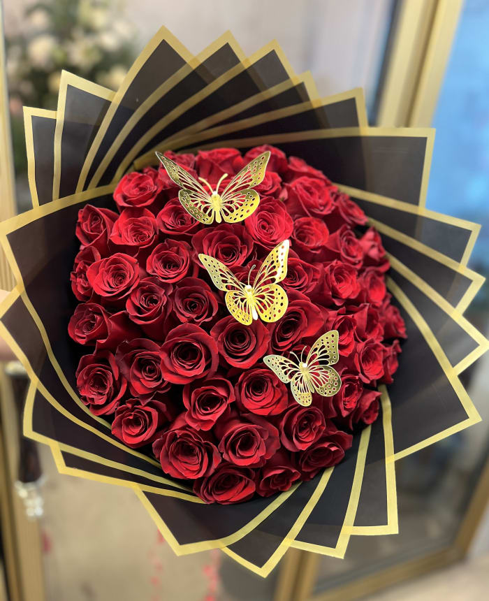 Ramo Buchon 50 Premium Red Roses.