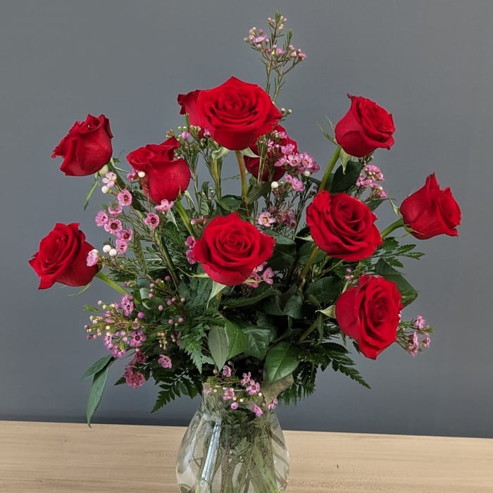 Roses Red Dozen Vased