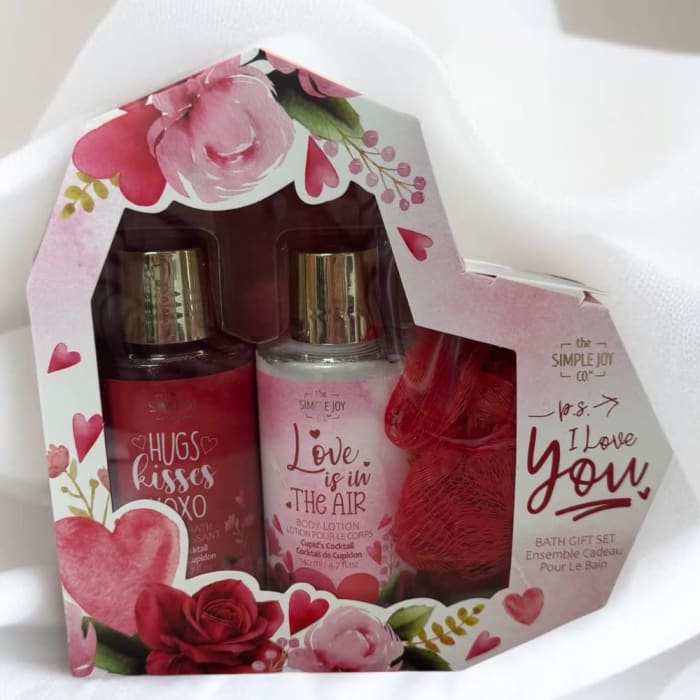Love is in the Air Bath Gift Set