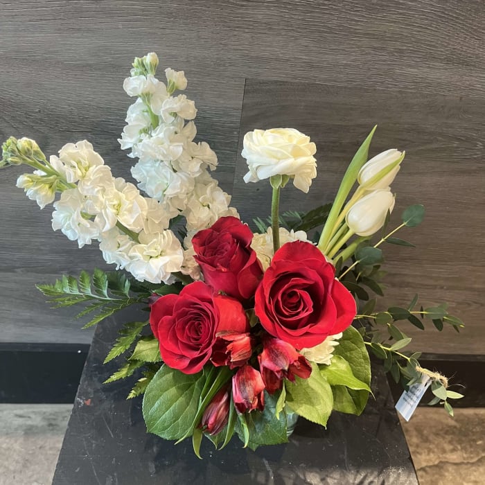 Valentine Colors Deluxe Signature Arrangement