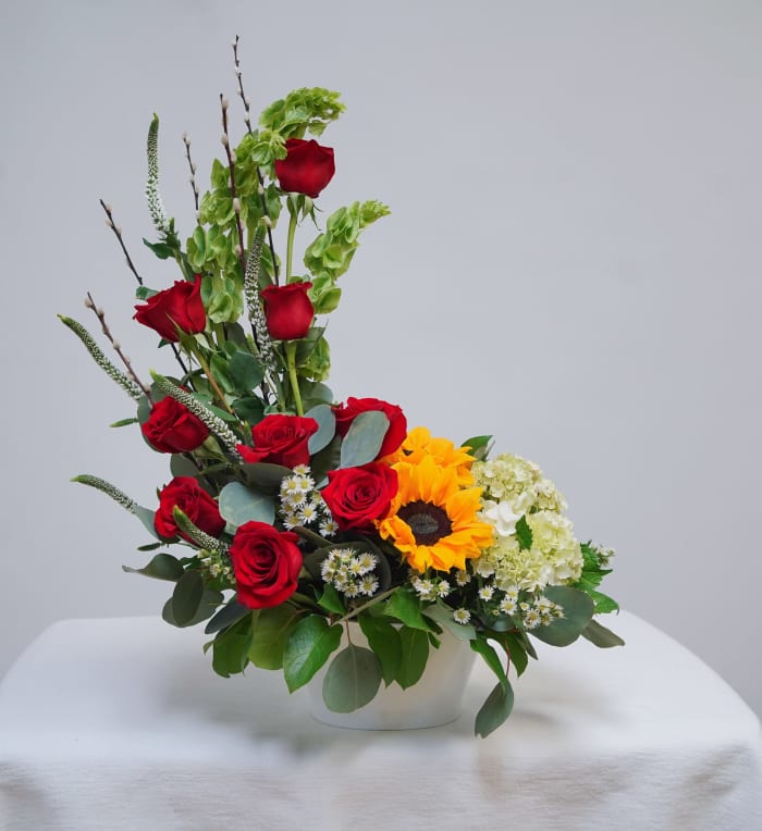 VA-11 Arreglo de rosas, girasoles, veronica y hortensias