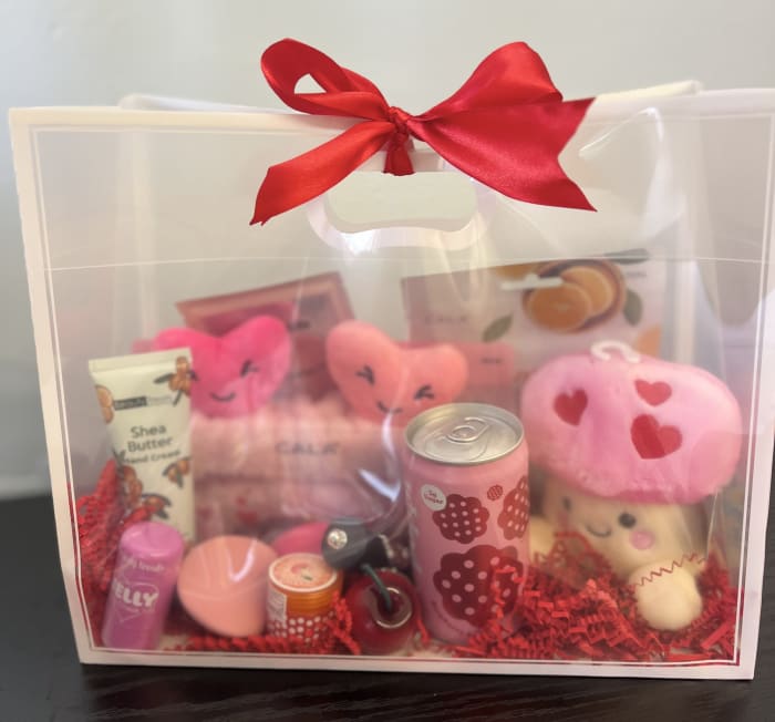 Red Bow Beauty Gift Box