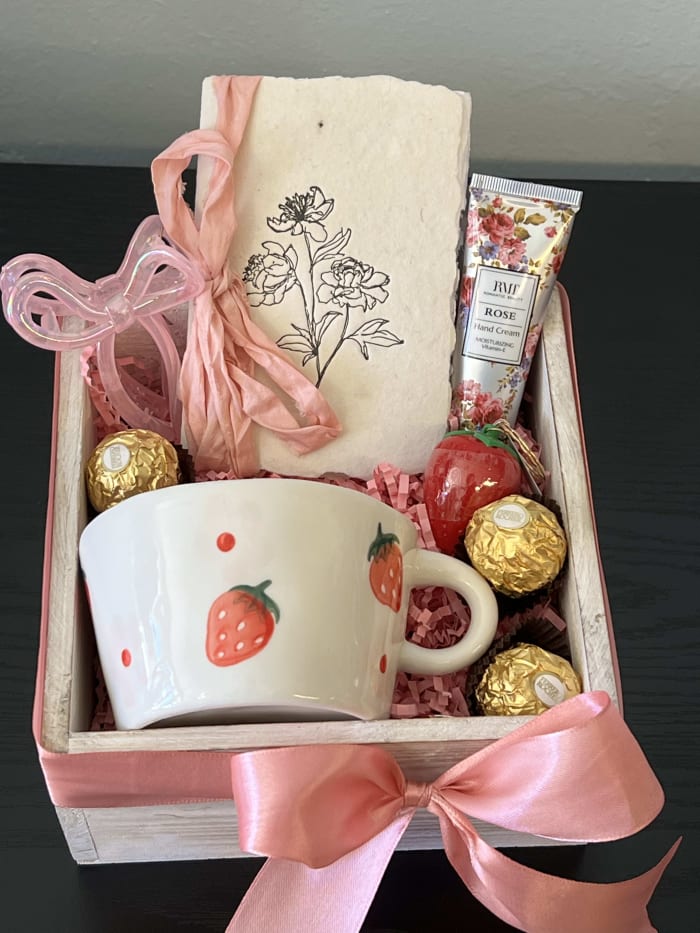 Strawberry Blush Gift Box