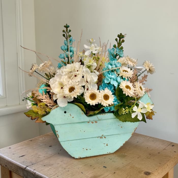 Cottage Skies Silk Centerpiece