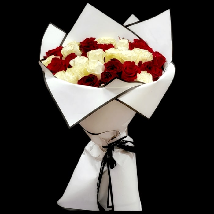 RED & WHITE ROSES BOUQUET