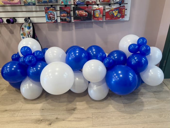 Grab-N-Go Balloon Organic Garland