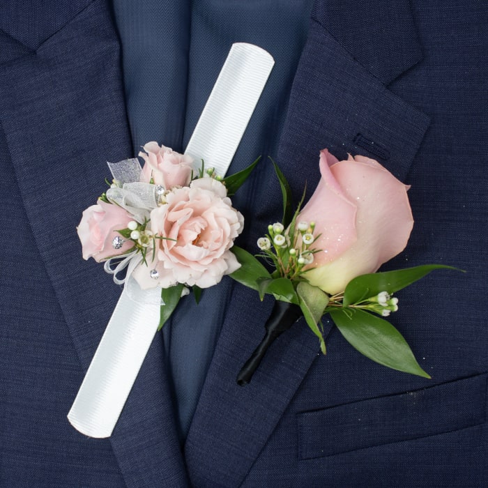 Petite Corsage with Boutonniere