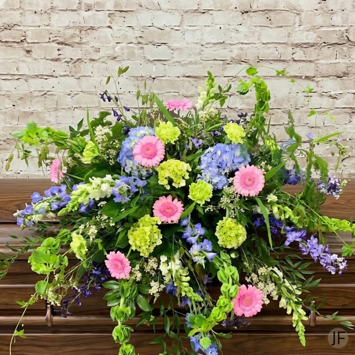 Simplicity Casket Spray
