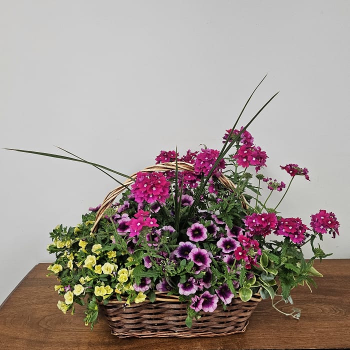 BLOOMING WICKER BASKET