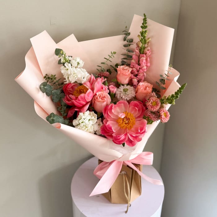PEONY TOUCH BOUQUET