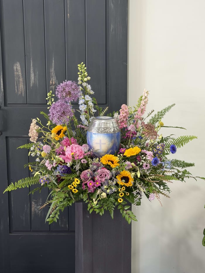 Wildflower Inspiration Urn Surround