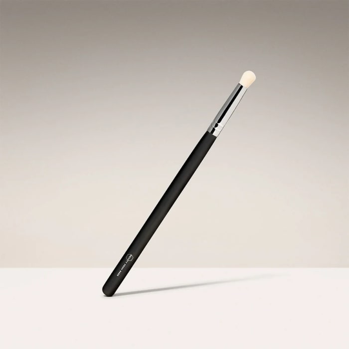 Crease Smudging Brush