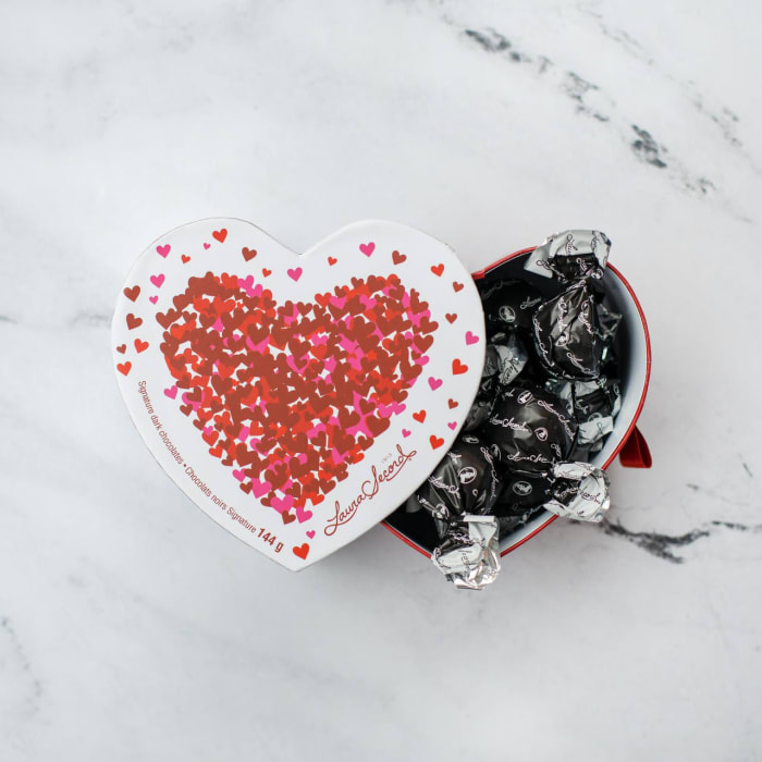 Signature Heart Box - Dark Chocolate 144 g