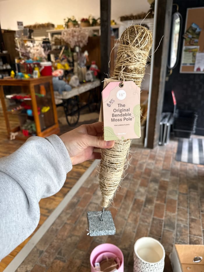 Moss pole