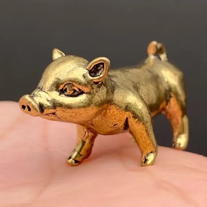 Brass Piglet Desktop