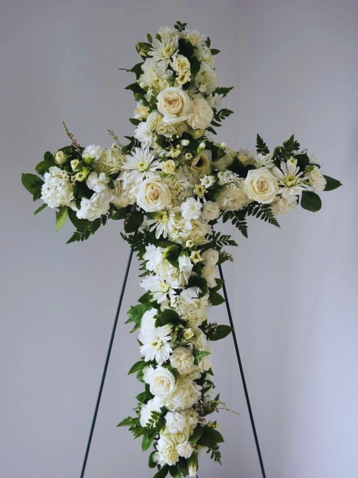 Cross Standing Spray