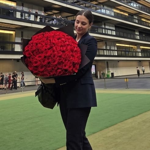 Love X 100 (100 Red Roses)