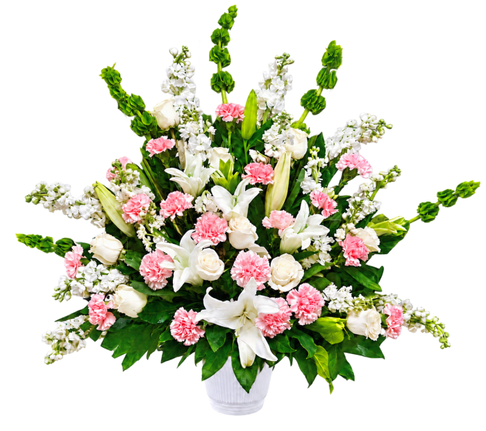 CN-09 Canasta funeral de rosas, claveles, lirios, stocks y campana de Irlanda