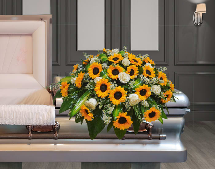 CV-09 Casket cover de girasoles y rosas