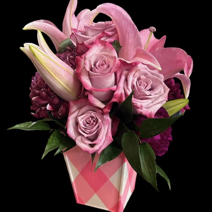 Pink & White Check Rose Design Flower Delivery Grand Rapids MI Daylily Floral Cascade