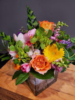 Eclectic modern compact design Flower Bouquet