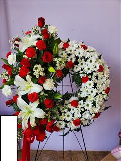 The Cardinal Nest Wreath