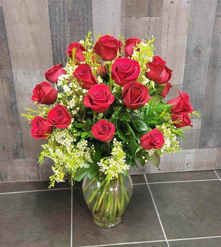 Tall Darling Dozen  Roses W/premium filler 