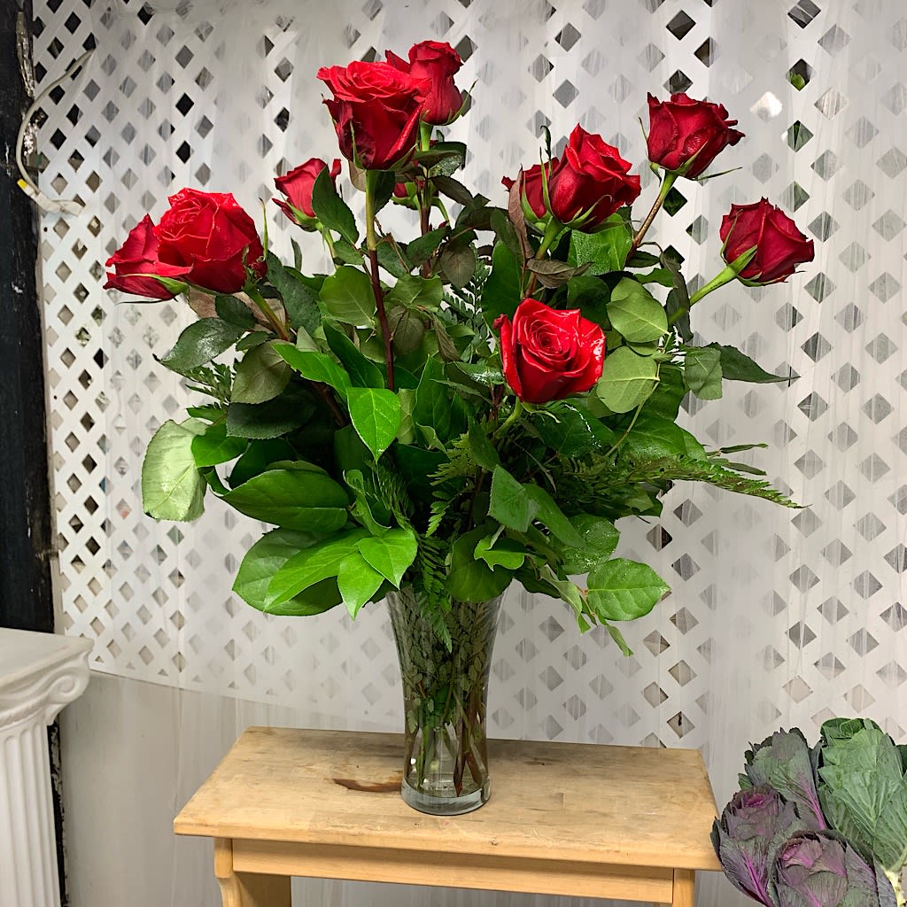 Classic Dozen Red Roses Flower Bouquet