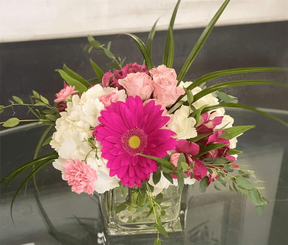 Cube Fresh Arrangement(Seasonal Flowers)