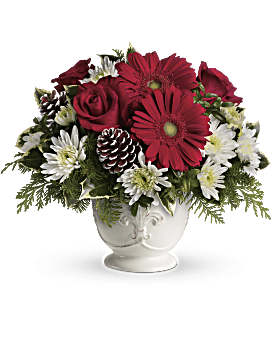 Teleflora's Simply Merry Centerpiece
