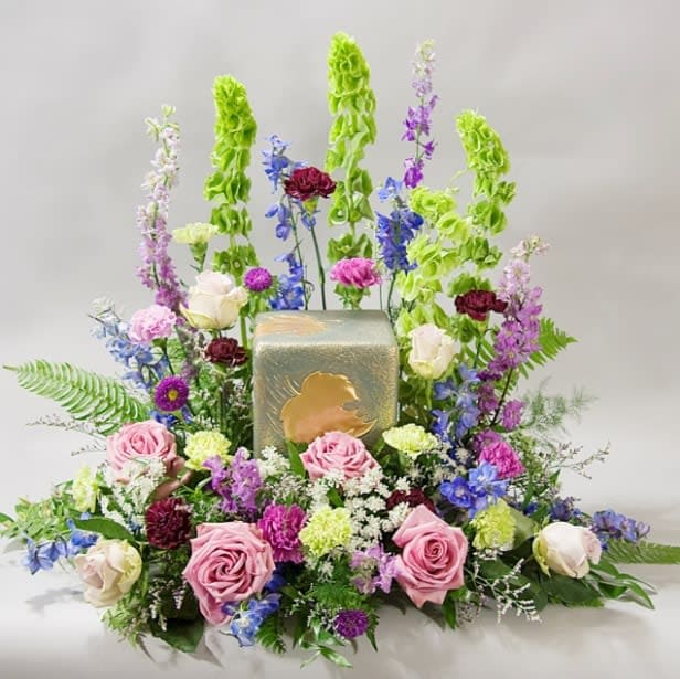 Garden Tribute Urn Surround