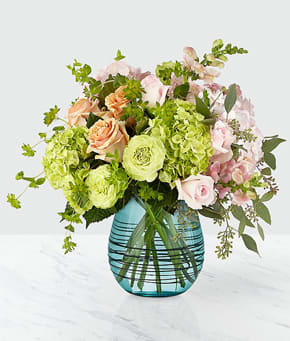 The FTD® Irreplaceable™ Luxury Bouquet- VASE INCLUDED