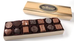 DeBrand 14 pc Classic Assortment Flower Bouquet