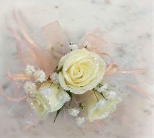 Daddys Light Wristlet (for ages <10 yrs) Flower Bouquet