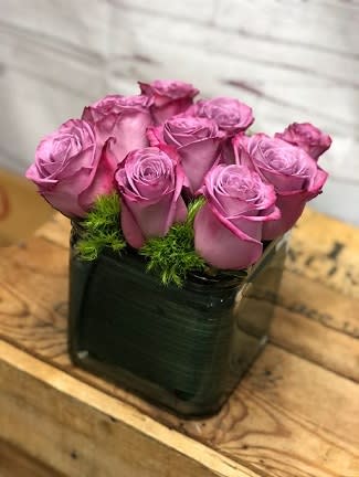 Modern Love Roses in Cube Vase